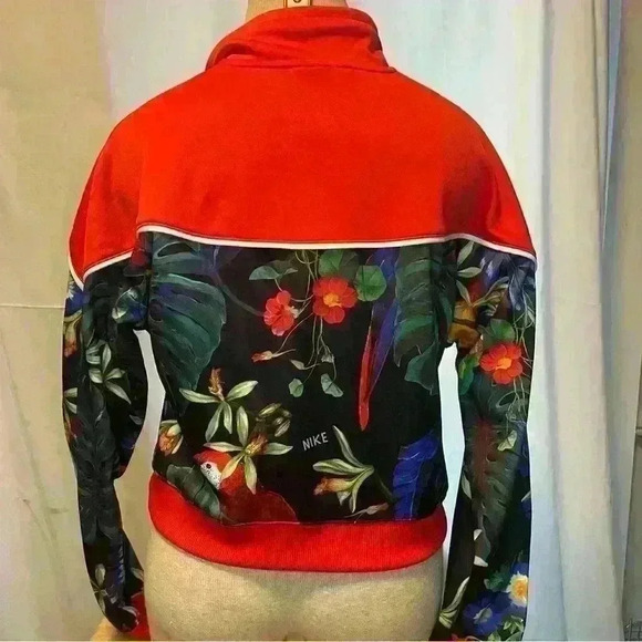Nike Cropped Track Jacket in Jungle and Red Size M - Picture 2 of 6